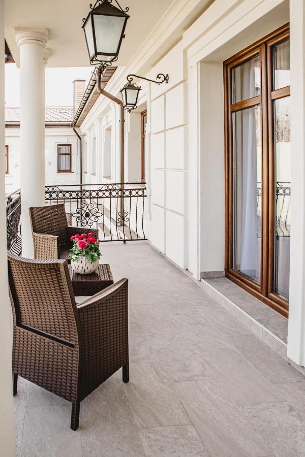 Palac Uniejów Exterior foto