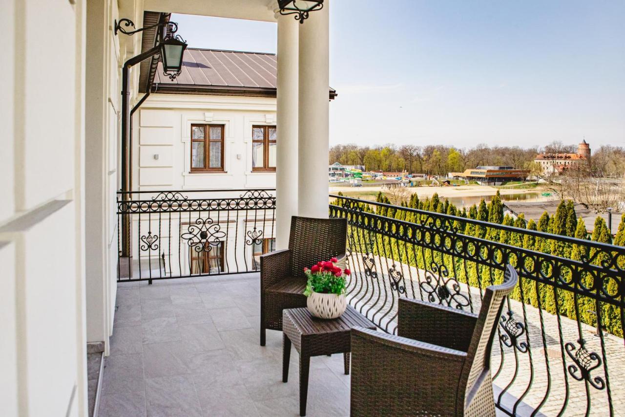 Palac Uniejów Exterior foto